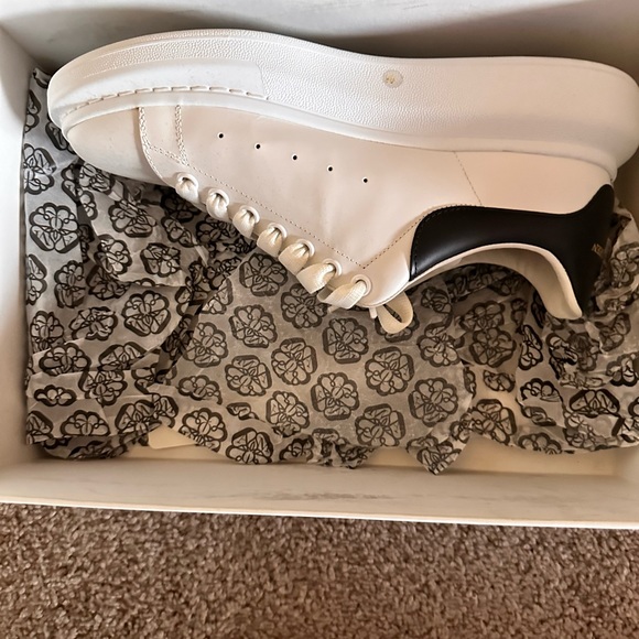 All shoes are so separate size 11 all our authentic - Picture 2 of 8